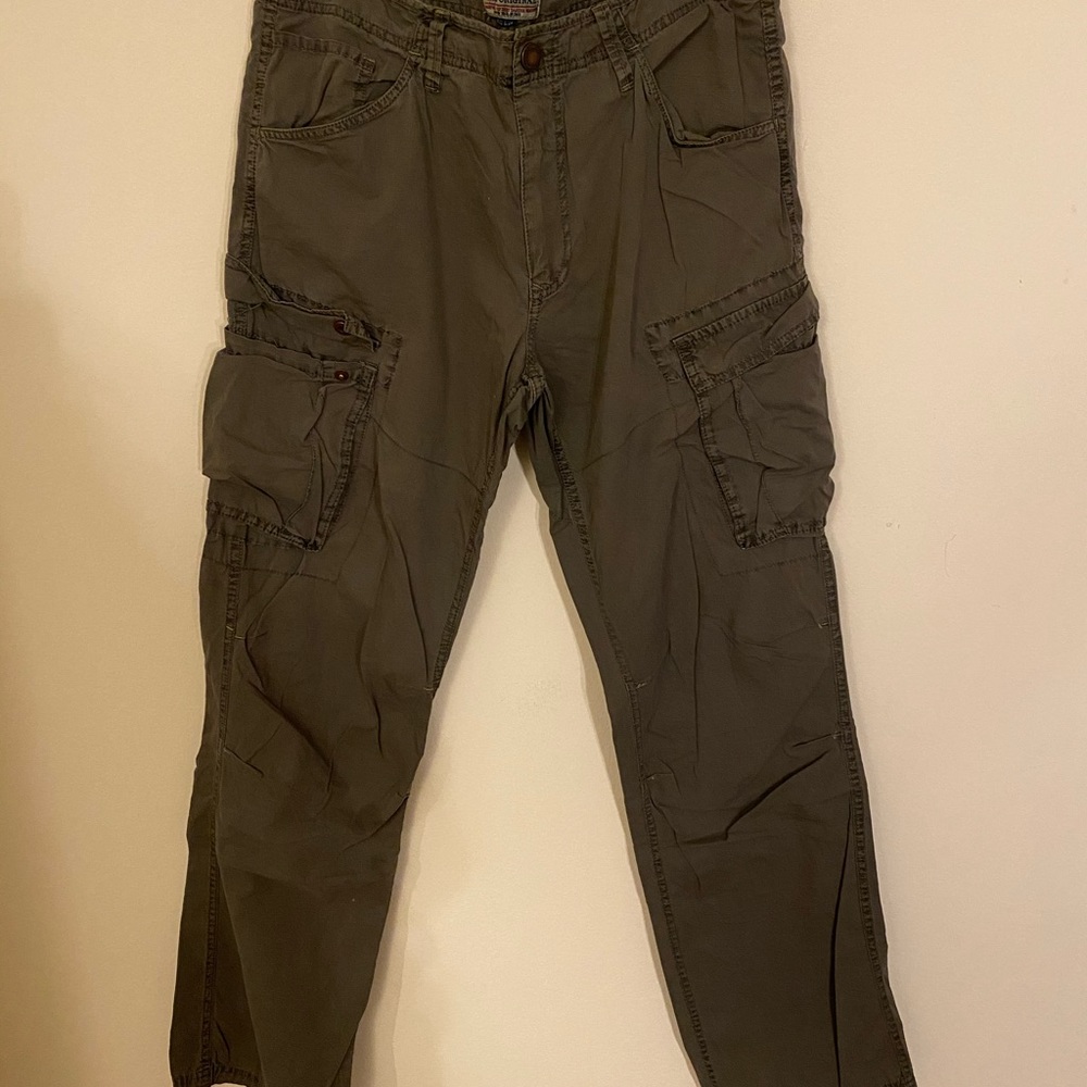 NWOT men’s cargo pants